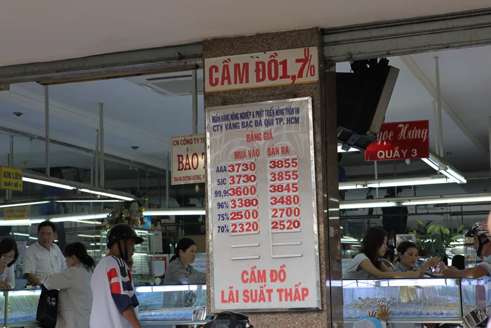 Cho nhập vàng để bình ổn thị trường